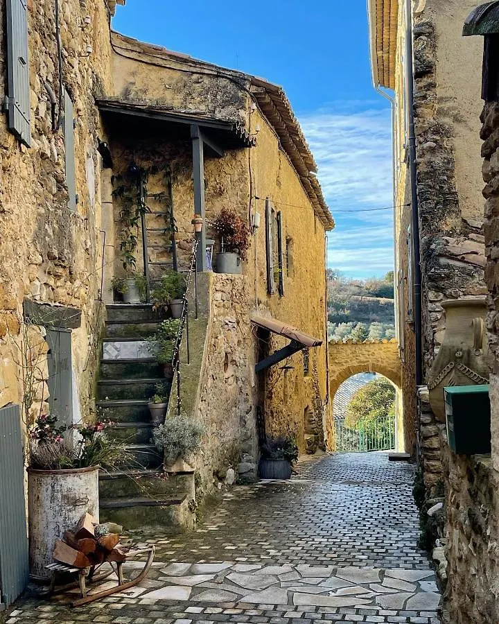 Le Mas De Mirabel 0*, Mirabel-aux-Baronnies Francia